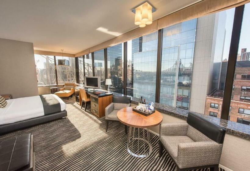 小型套房, Bentley