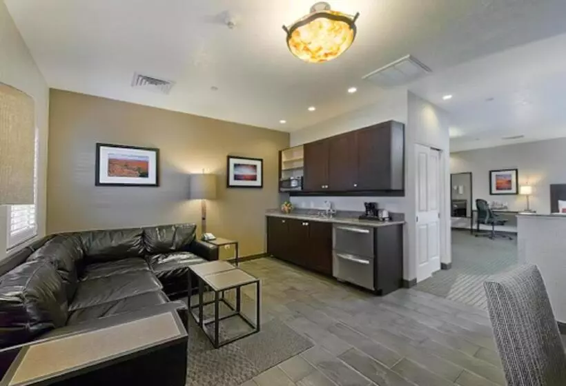キングサイズベッドのスイートルーム, Best Western Plus Canyonlands Inn