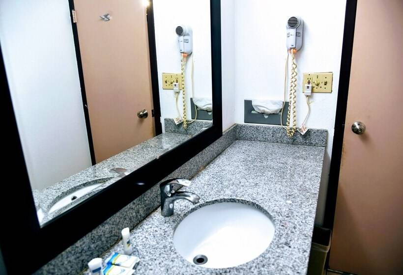 Номер Стандарт 2 Двуспальные Кровати, Douglas Inn And Conference Center