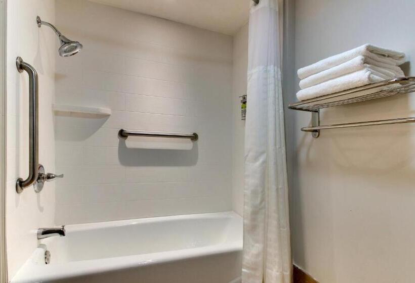 Номер Стандарт Кровать Кинг Адаптированный для Инвалидов, Holiday Inn Express Pittston  Scranton Airport, An Ihg