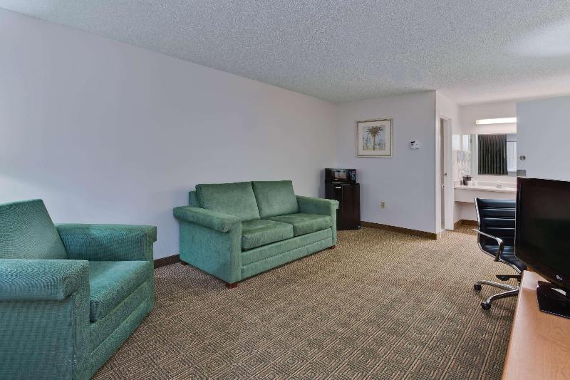 חדר דלוקס עם מיטת קינג, La Quinta Inn By Wyndham Tampa Near Busch Gardens