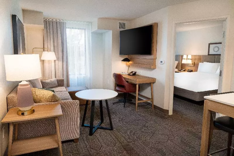 キングサイズベッドのデラックスルーム, La Quinta Inn By Wyndham Tampa Near Busch Gardens