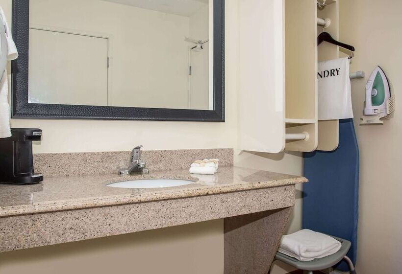 غرفه قياسيه سريرين مزدوجين, Baymont By Wyndham Columbia, Mo