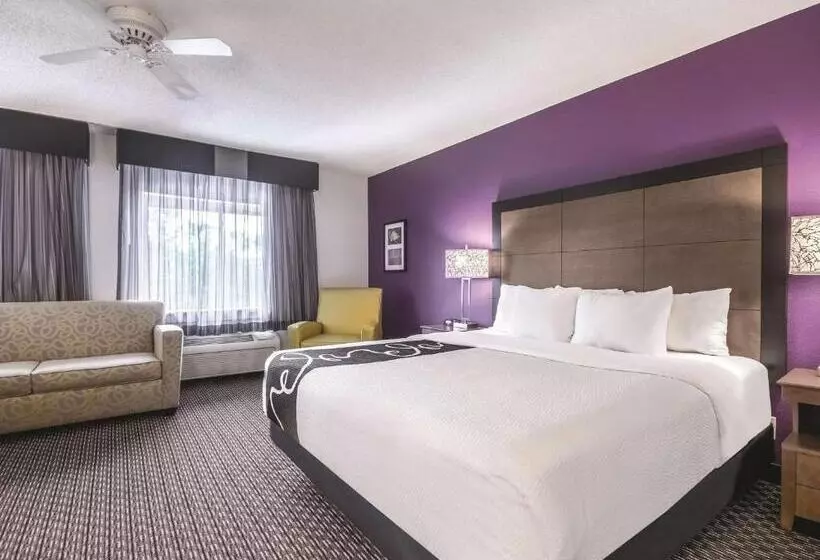 اتاق اجرایی با تخت بزرگ, La Quinta By Wyndham Hartford Bradley Airport