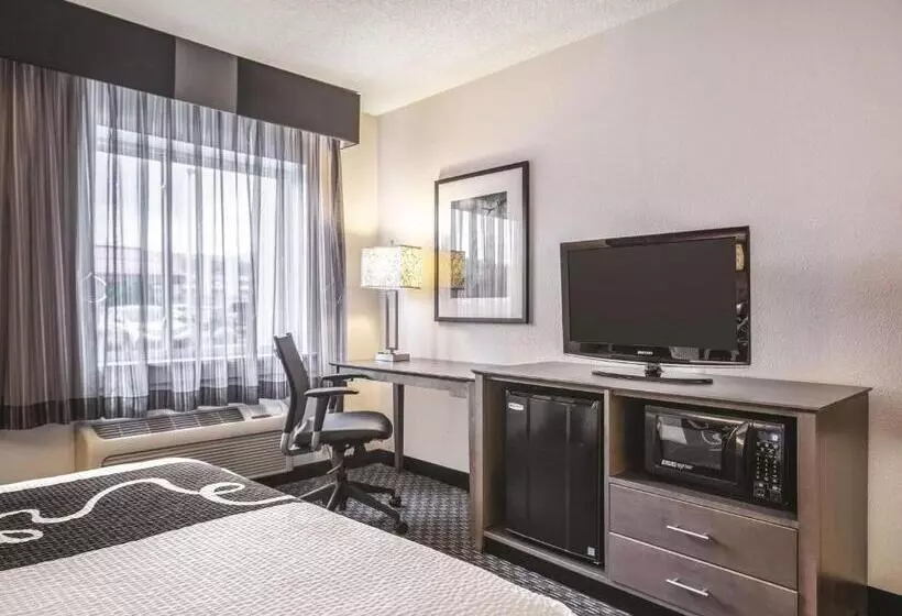 اتاق استاندارد برای معلولان, La Quinta By Wyndham Hartford Bradley Airport