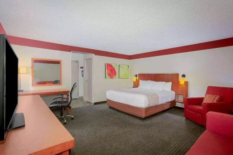 キングサイズベッドのデラックスルーム, La Quinta Inn & Suites By Wyndham Springdale
