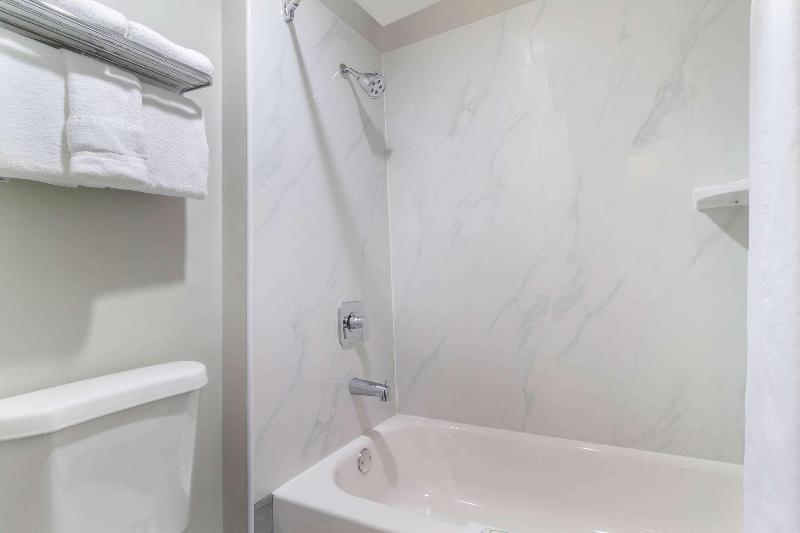 스위트 킹사이즈 침대, Sleep Inn & Suites West Knoxville