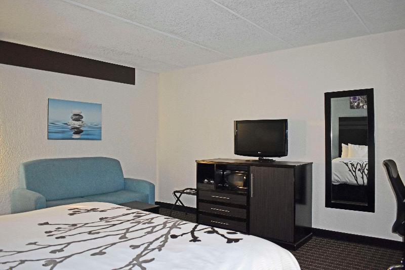 מיטת קינג בסוויטה, Sleep Inn & Suites West Knoxville