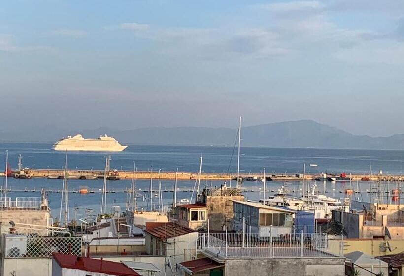 חדר דלוקס עם מרפסת נוף לים, La Terrazza Dei Colori