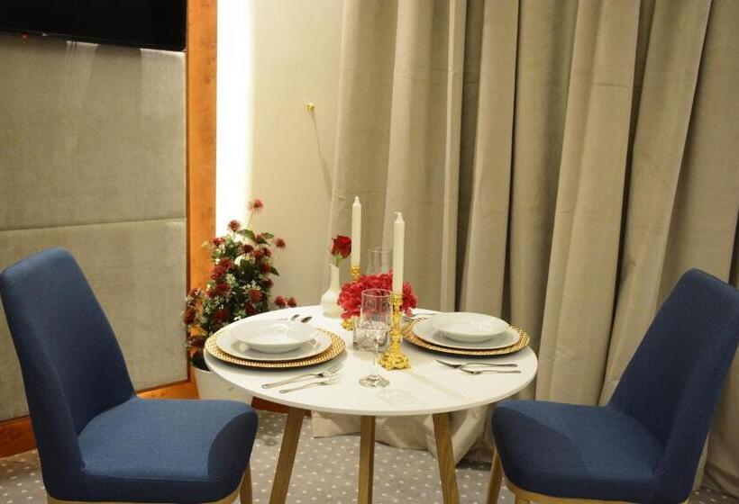 إستوديو قياسى, E1