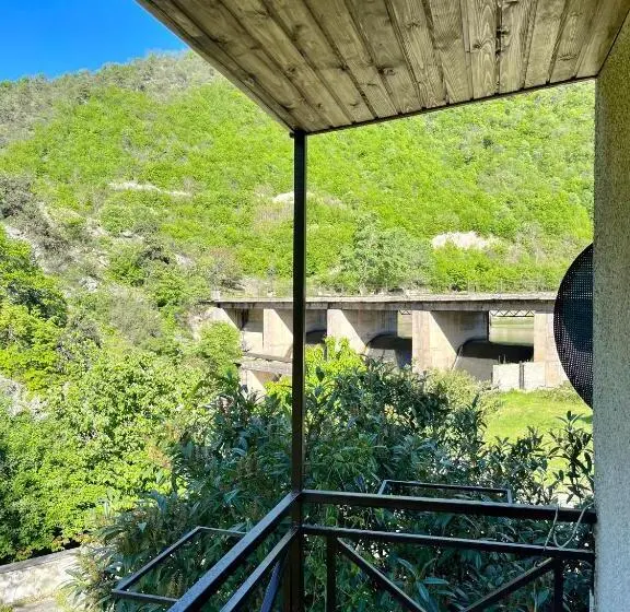 Sviitti Parveke, Ojakh Resort