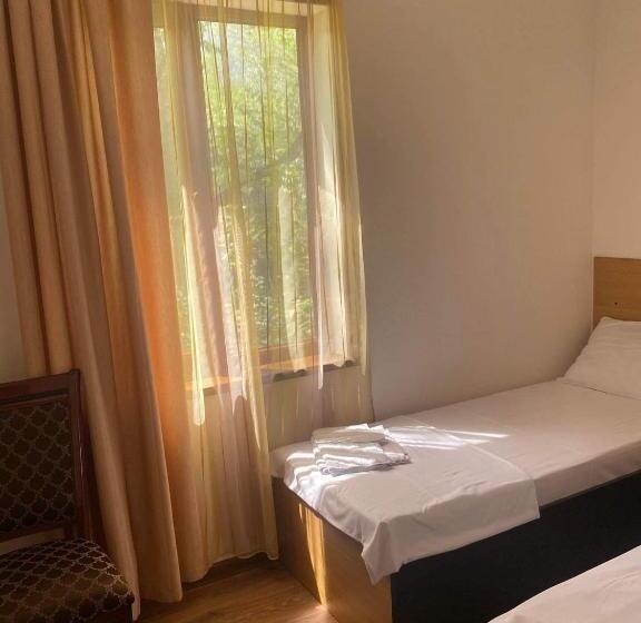 غرفة عائلية مطلّة علي الحديقة, Ojakh Resort