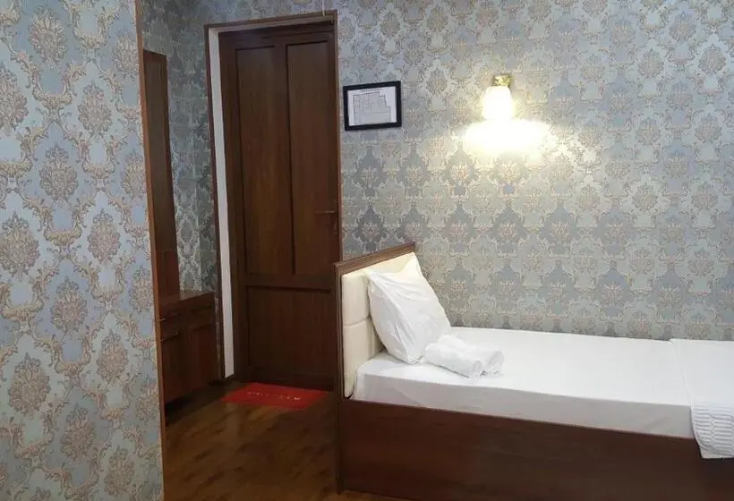 Quarto Estandar, Rohat