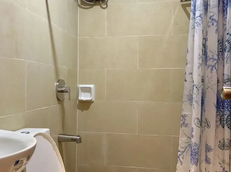 اتاق استاندارد یک نفره, Davao Persimmon Suites