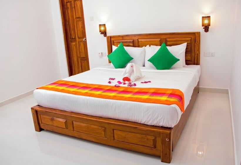 חדר דלוקס יחיד, White Camelot