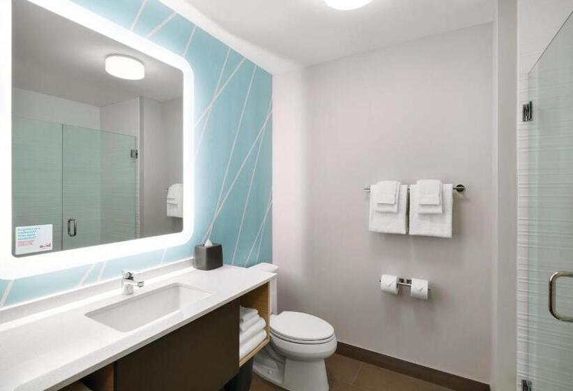 Номер Стандарт Кровать Кинг Адаптированный для Инвалидов, Avid Hotel Perry National Fairground Area, An Ihg