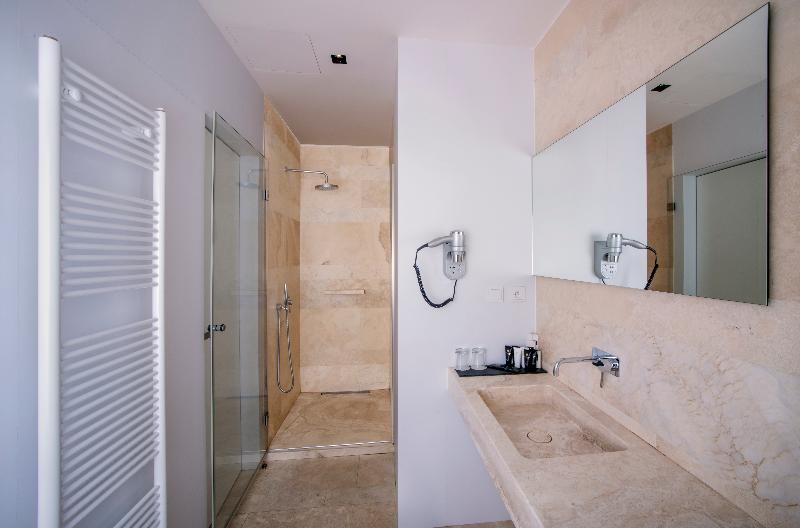 غرفة قياسية سرير كينج لذوى الإحتياجات الخاصة, Avid Hotel Perry National Fairground Area, An Ihg