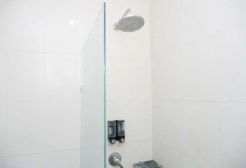 デラックスルーム, Executive Residence By Oyo Rooms