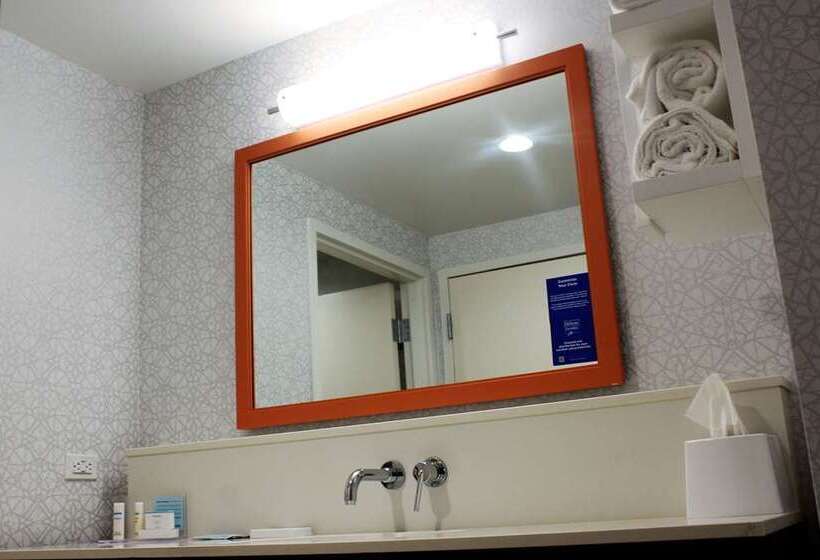 스탠다드 룸, Hampton Inn Cedar Falls Downtown
