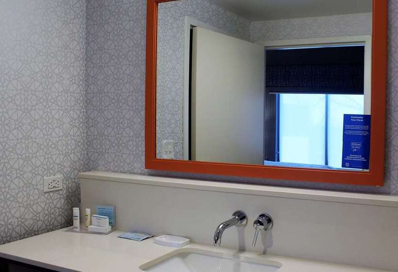 غرفة قياسية, Hampton Inn Cedar Falls Downtown