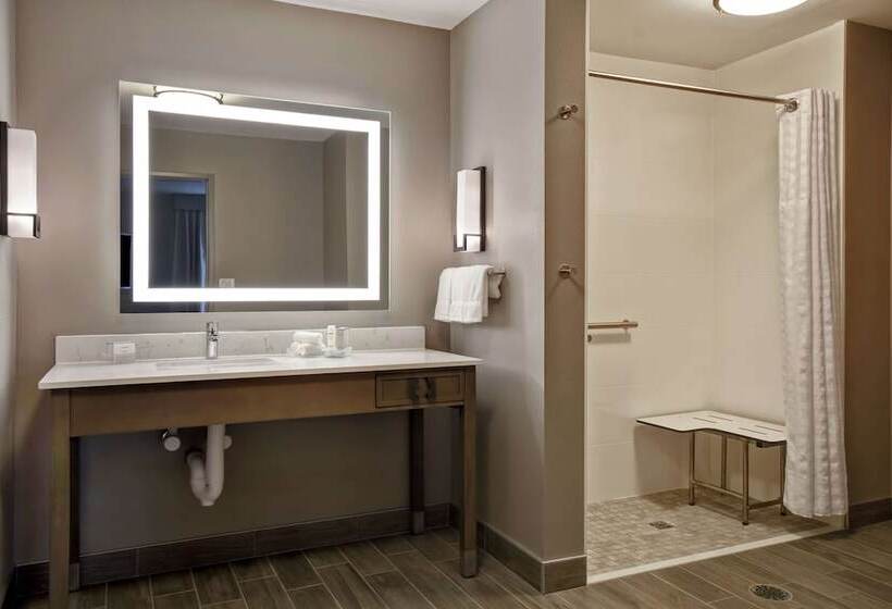 סוויטה מותאמת לאדם עם מוגבלויות, Homewood Suites By Hilton Orange New Haven