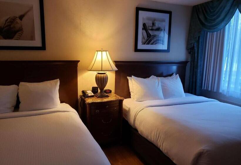 Номер Стандарт 2 Двуспальные Кровати, Best Western Merry Manor Inn