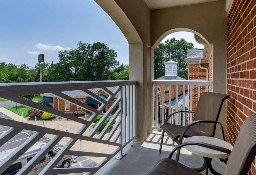 Номер Стандарт Кровать Кинг Адаптированный для Инвалидов, Best Western Plus Inn At Hunt Ridge