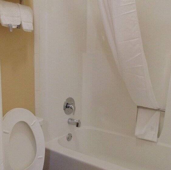 חדר סטנדרט שתי מיטות זוגיות, Quality Inn Glenpool Tulsa