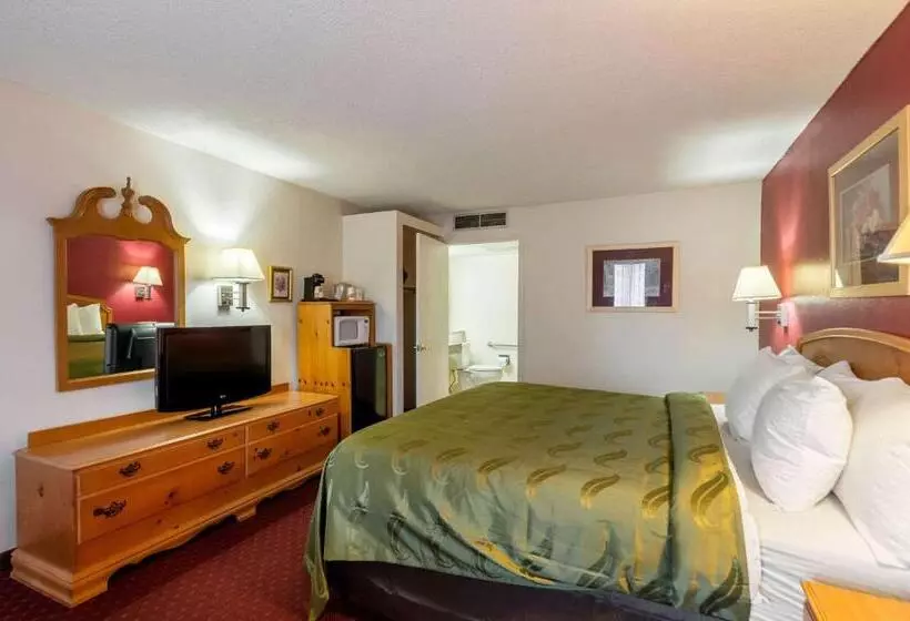 身障者適用キングサイズベッドルーム, Quality Inn Luray