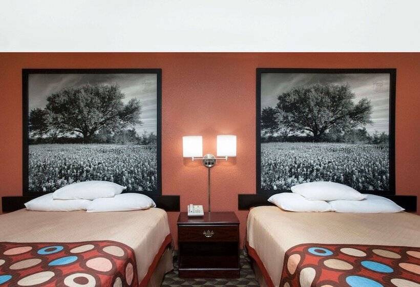 חדר סטנדרט שתי מיטות זוגיות, Super 8 By Wyndham Bastrop Tx