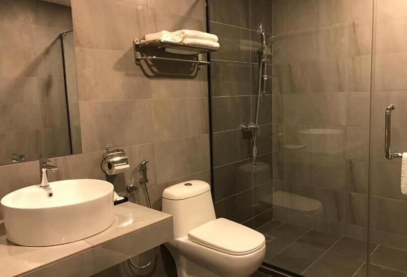 اتاق لوکس سه تخته, K Boutique
