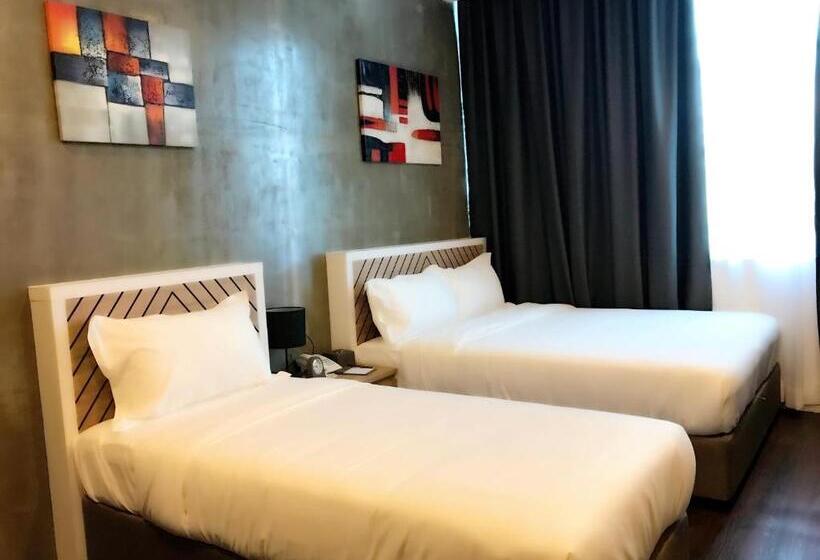 اتاق لوکس سه تخته, K Boutique