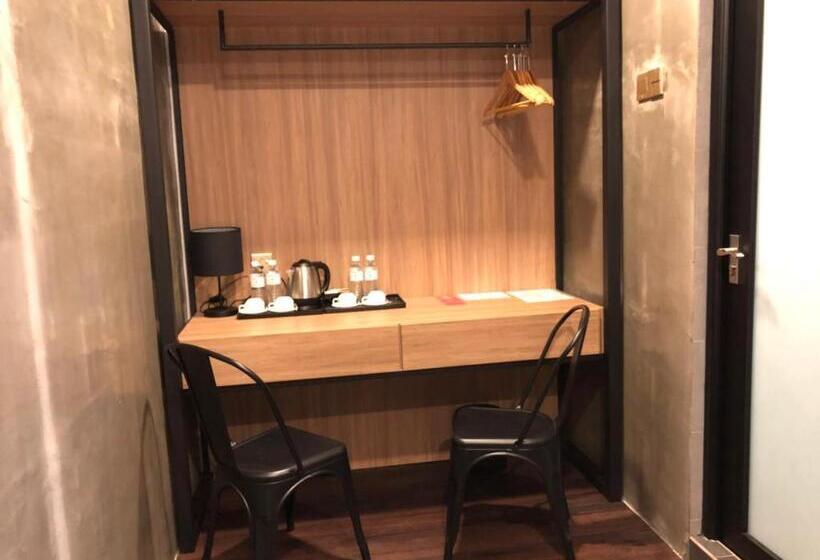 اتاق پریمیوم چهارنفره, K Boutique