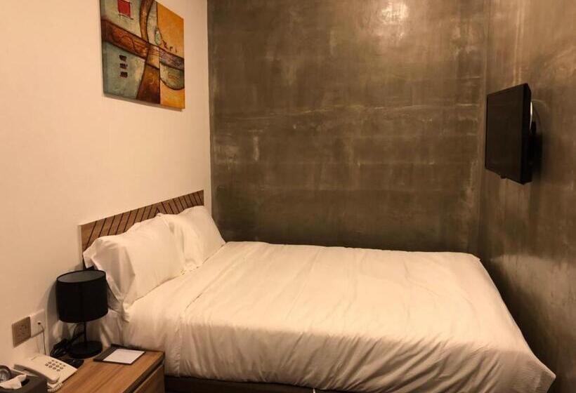 اتاق ساده سه‌ نفره, K Boutique