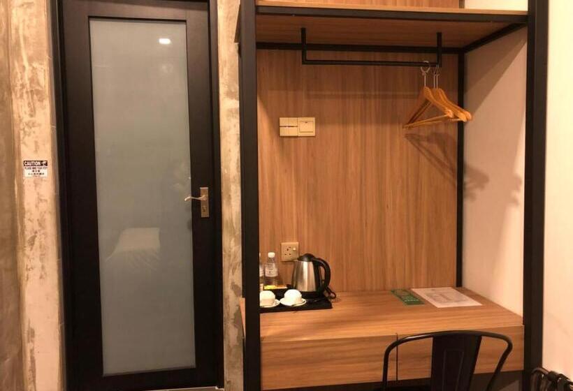 اتاق ساده سه‌ نفره, K Boutique