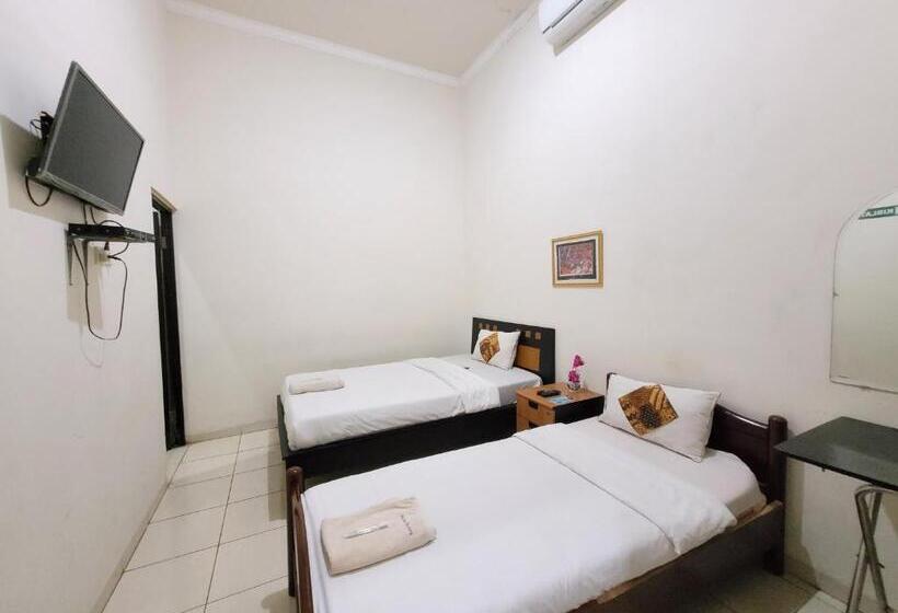 חדר סטנדרט, Ndalem Katong Guest House Ponorogo