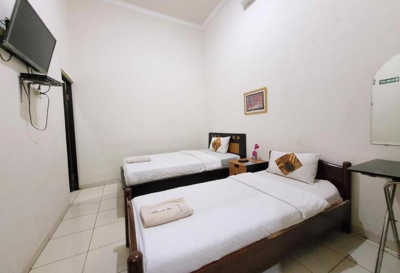 Номер Стандарт, Ndalem Katong Guest House Ponorogo