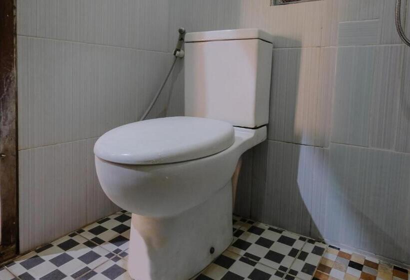Номер Deluxe, Ndalem Katong Guest House Ponorogo