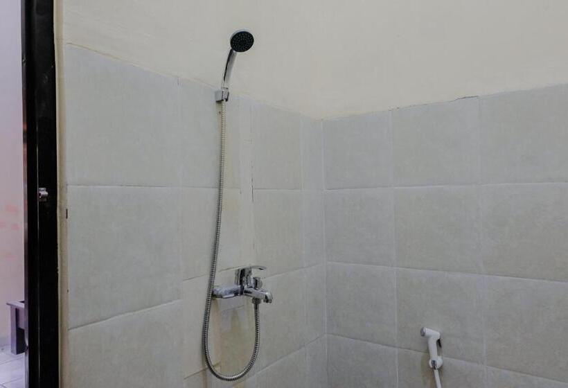 חדר סטנדרט, Ndalem Katong Guest House Ponorogo