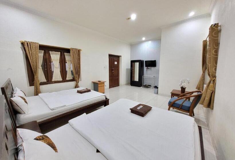 סוויטה משפחתית, Ndalem Katong Guest House Ponorogo