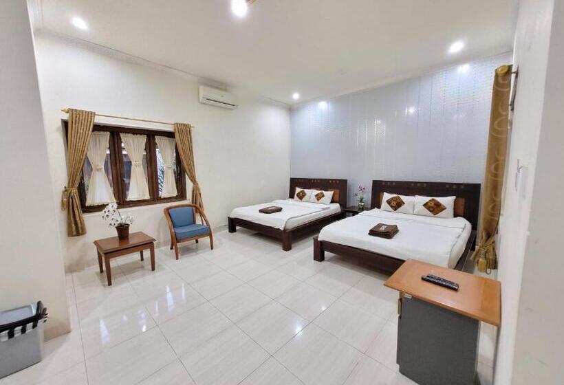 סוויטה משפחתית, Ndalem Katong Guest House Ponorogo