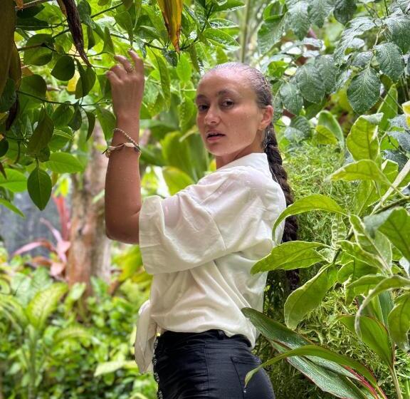 اتاق لوکس, Blue Water Thoddoo Inn