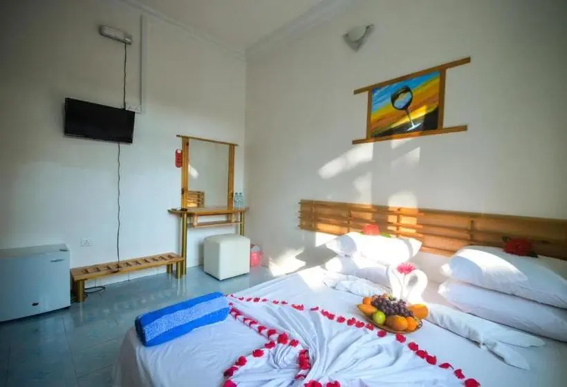 اتاق استاندارد یک نفره, Blue Water Thoddoo Inn