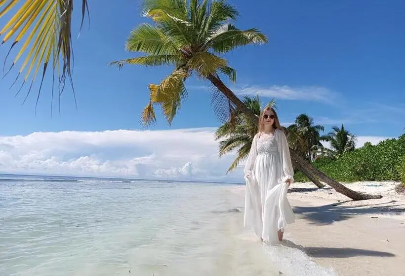 اتاق استاندارد یک نفره, Blue Water Thoddoo Inn