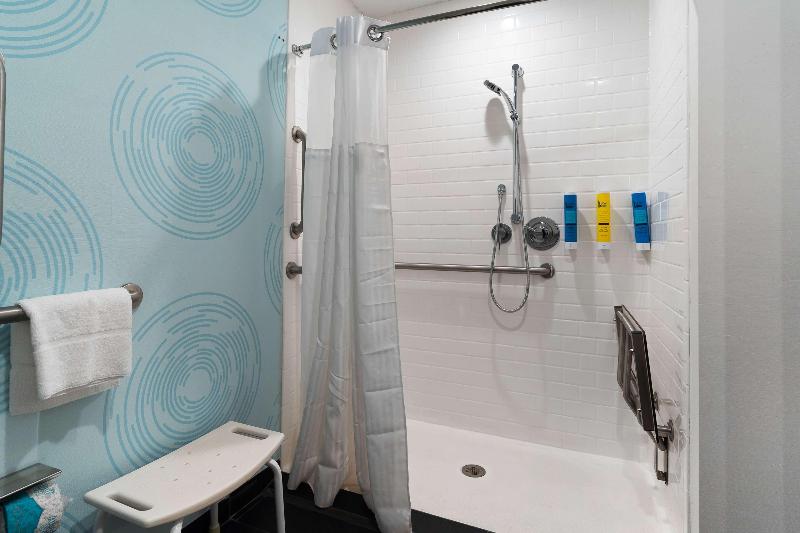 스탠다드 룸 킹사이즈 침대, Tru By Hilton Greensboro Lake Oconee