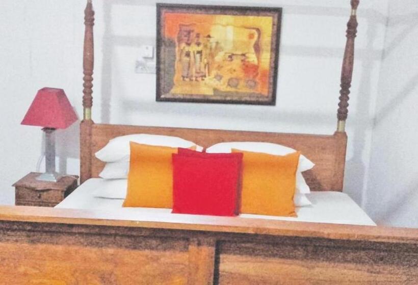 家庭间, Habarana Inn