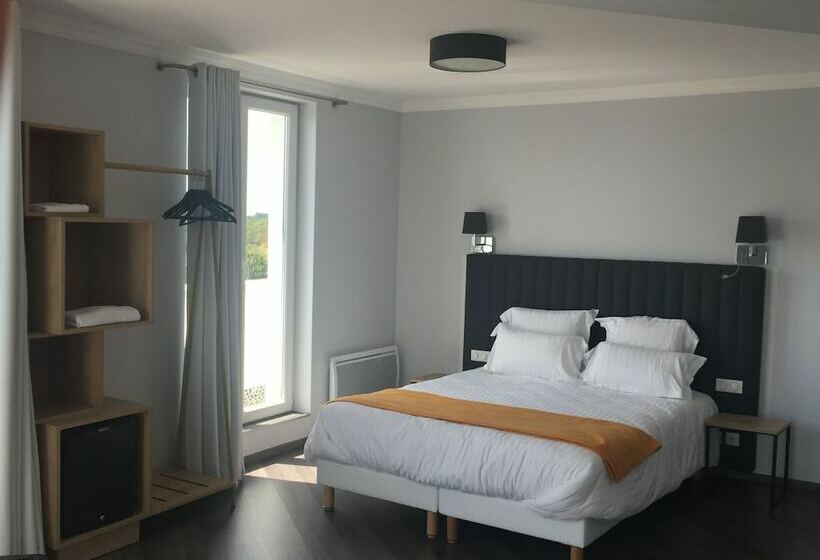 חדר סטנדרט לשלושה עם מרפסת, Ar Men 2