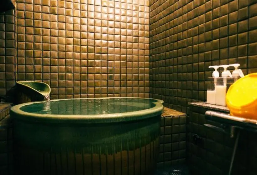 ルームシェアのワンベッド, Kinoya Hostel