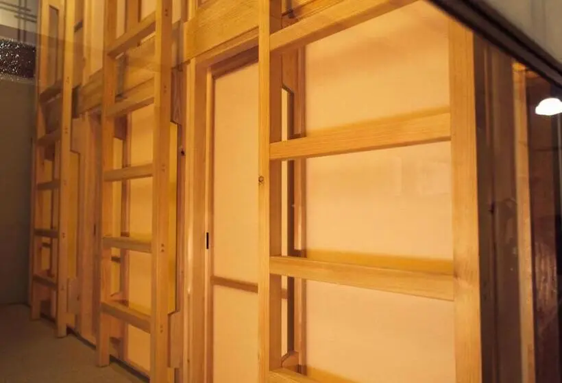 ルームシェアのワンベッド, Kinoya Hostel