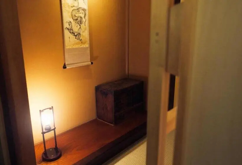 ルームシェアのワンベッド, Kinoya Hostel